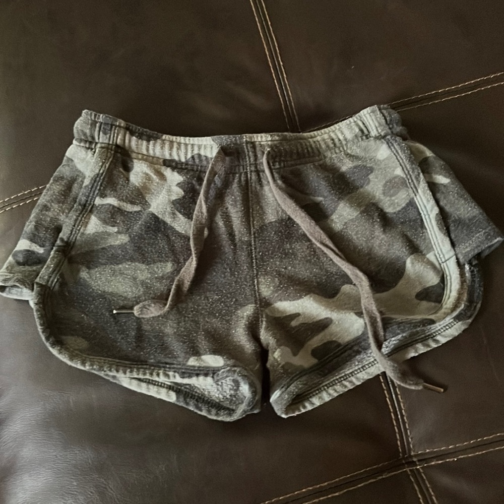 Camo sweatshorts